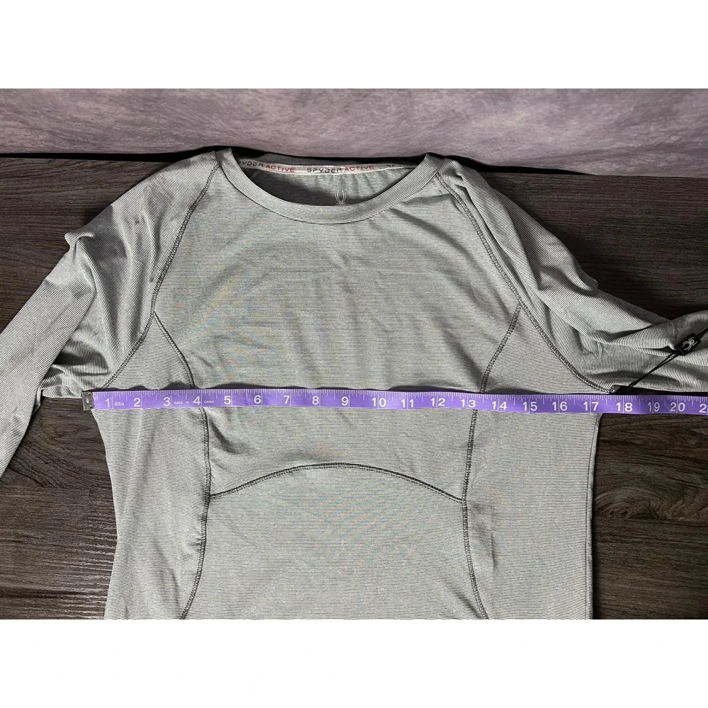 Spyder Active NWT Gray Striped Base Layer Top Women's Size Medium - Picture 9 of 10